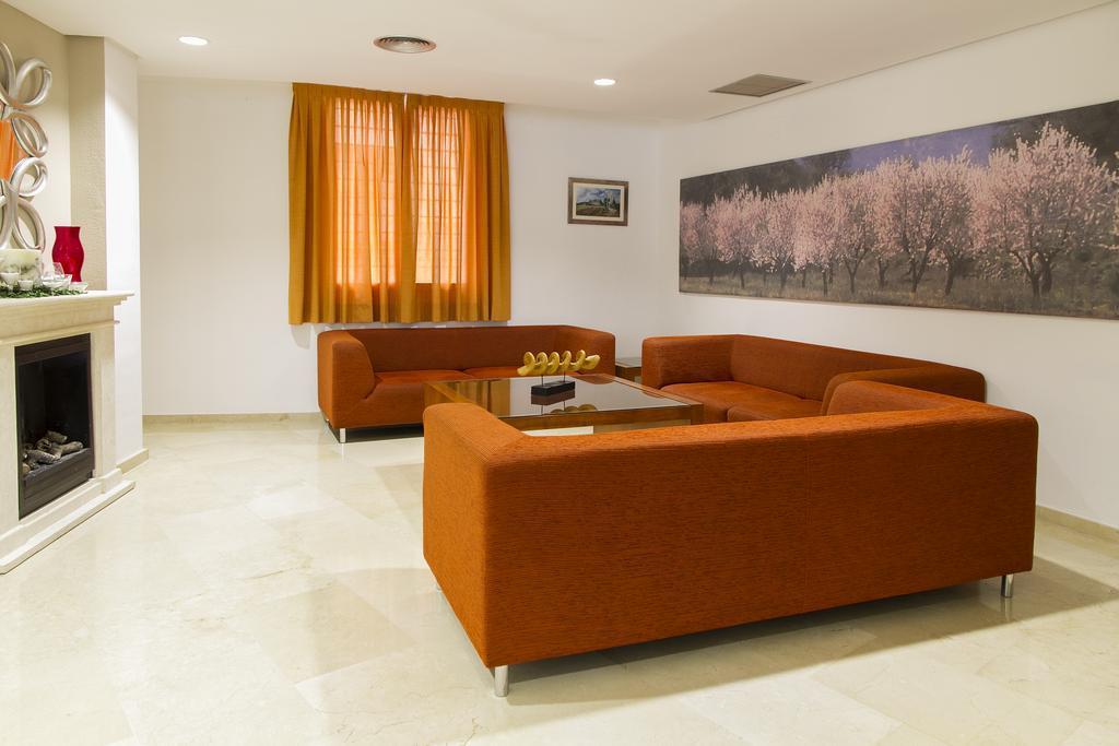 Villa De Биар Екстериор снимка